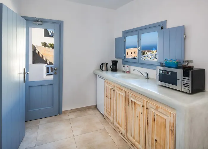 Anatoli & Отель Тира