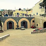 Anatoli & Fira (Santorini)