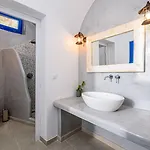 Anatoli & Fira (Santorini)