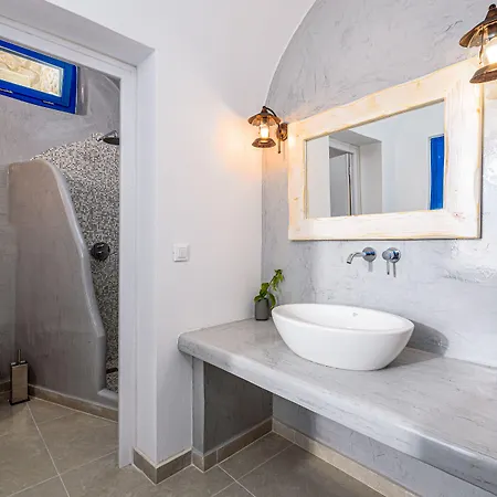 Anatoli & Fira (Santorini)