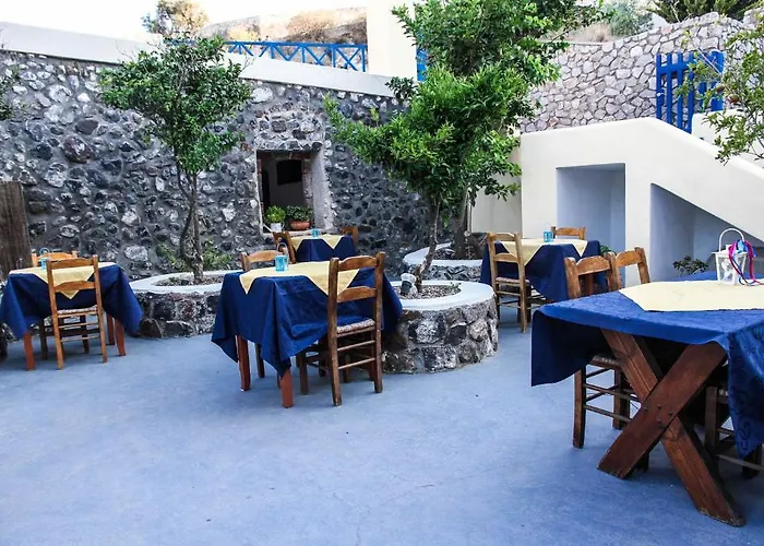 Anatoli & Fira (Santorini)