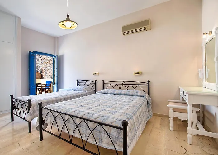 Anatoli & Hotel Fira (Santorini)