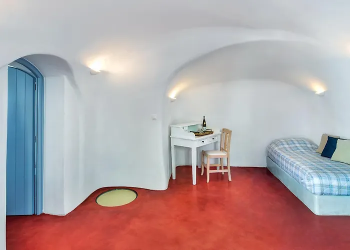 Anatoli & Fira (Santorini)